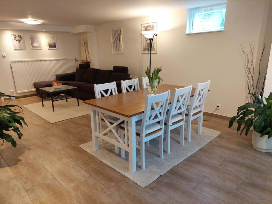 Laegenhet Pa Landet Naera Stan Jonsered Exterior foto